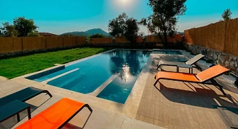 Fethiye Ölüdeniz'de Geniş Bahçeli, Özel Havuzlu, Saunalı, Lüks Villa