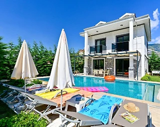 Fethiye Ölüdeniz'de Kalabalık Ailelere Uygun, Özel Havuzlu, Şık Villa - 1