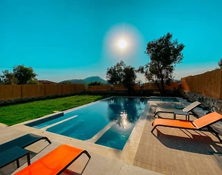 Fethiye Ölüdeniz'de Merkeze Yakın, Açık ve Kapalı Havuzlu, Lüks Villa - 5
