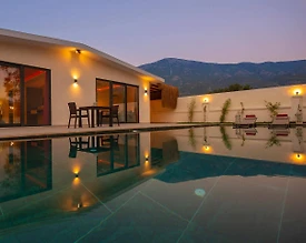 Fethiye Ölüdeniz'de Sakin Konumda, Özel Havuzlu, Modern Villa - 2
