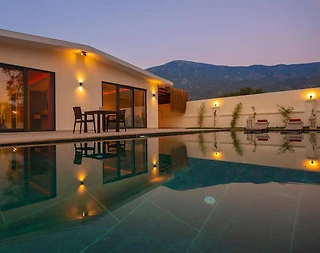 Fethiye Ölüdeniz'de Sakin Konumda, Özel Havuzlu, Modern Villa - 2
