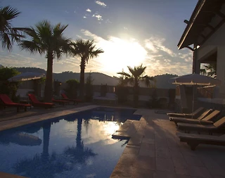 Fethiye Ölüdeniz'de Geniş Alanlara Sahip, Özel Havuzlu, Modern Villa - 2