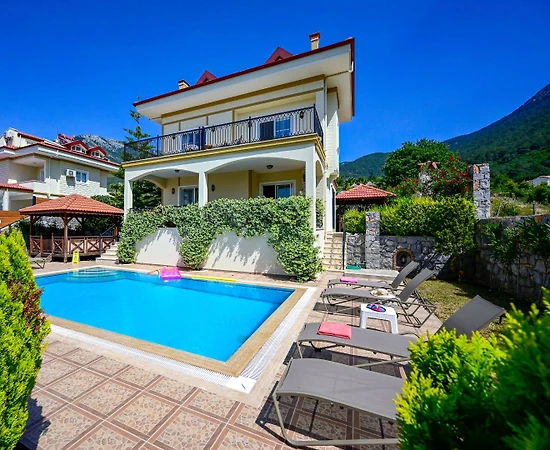 Fethiye Ölüdeniz'de Sakin Konumda, Özel Havuzlu, Konforlu Villa - 1