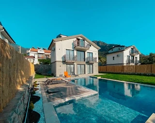 Fethiye'de Yemyeşil Bahçeli, Özel Havuzlu, Saunalı ve Jakuzili Villa - 2