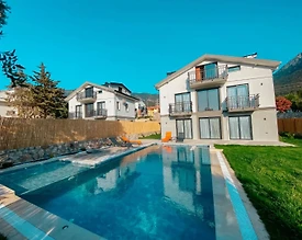 Fethiye'de Yemyeşil Bahçeli, Özel Havuzlu, Saunalı ve Jakuzili Villa - 3