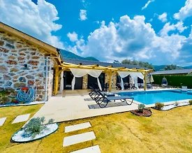 Fethiye İncirköy'de Yemyeşil Doğada, Özel Havuzlu, Lüks Taş Ev - 2