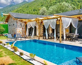 Fethiye İncirköy'de Yemyeşil Doğada, Özel Havuzlu, Lüks Taş Ev - 1