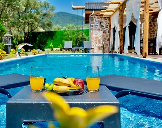 Fethiye İncirköy'de Yemyeşil Doğada, Özel Havuzlu, Lüks Taş Ev - 3