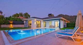 6-Person Villa with Private Pool, Immersed in Nature in Fethiye