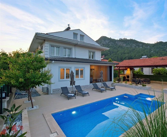 Fethiye İnlice'de Doğa İle İç İçe, Özel Havuzlu, Kiralık Villa - 1