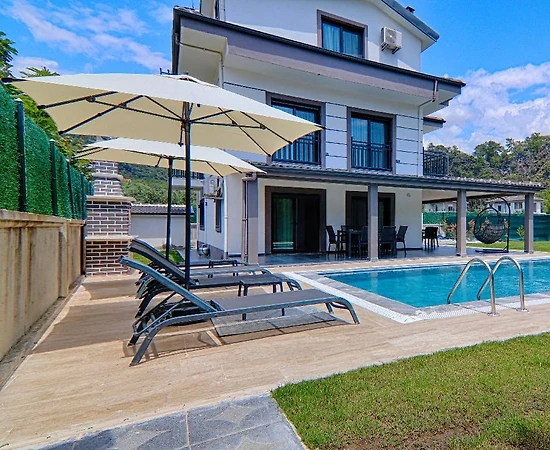 Fethiye İnlice'de Geniş Bahçeli, Özel Havuzlu, 5+1 Kiralık Villa - 1