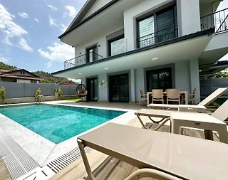 Fethiye İnlice'de Kalabalık Ailelere Uygun, Özel Havuzlu, 4+1 Villa - 2
