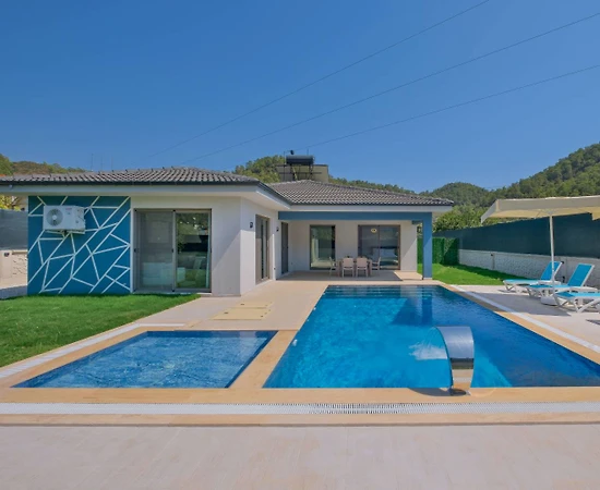 Fethiye İnlice'de Sakin Konumda, Özel Havuzlu, İkiz Villa - 1