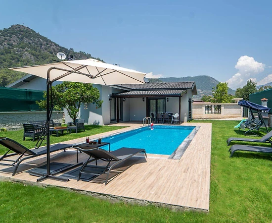 Fethiye İnlice'de Sakin Konumda, Özel Havuzlu, Modern Villa - 1