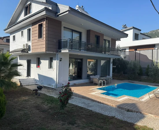 Fethiye Yeşilüzümlü'de Geniş Ailelere Uygun, Özel Havuzlu, 5+1 Villa - 1