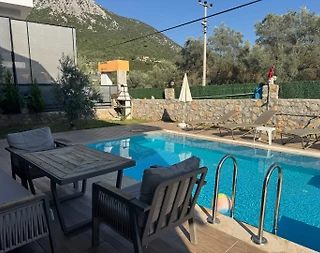 Fethiye Yeşilüzümlü'de Geniş Ailelere Uygun, Özel Havuzlu, 5+1 Villa - 4