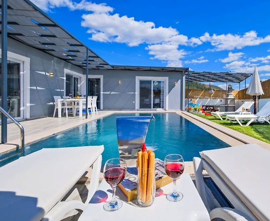Fethiye Karaçulha'da Çekirdek Ailelere Uygun, Özel Havuzlu, Kiralık Villa - 1