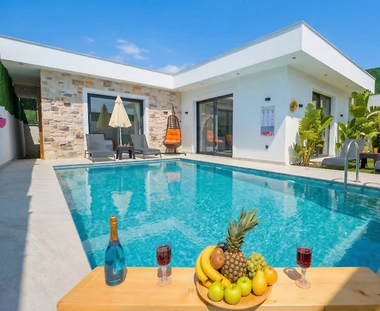 Fethiye Karaçulha'da Çekirdek Ailelere Uygun, Özel Havuzlu, Lüks Villa - 1