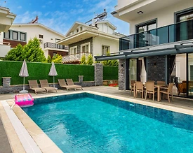 Fethiye Karaçulha'da Çocuk Oyun Alanlı, Özel Havuzlu, Jakuzili Villa - 2