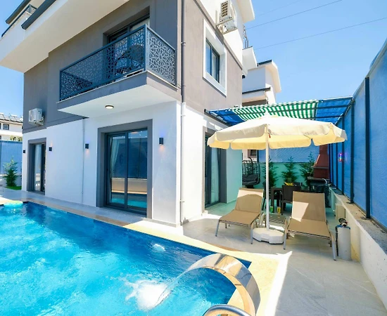 Fethiye Karaçulha'da Geniş Ailelere Uygun, Özel Havuzlu, Modern Villa  - 1