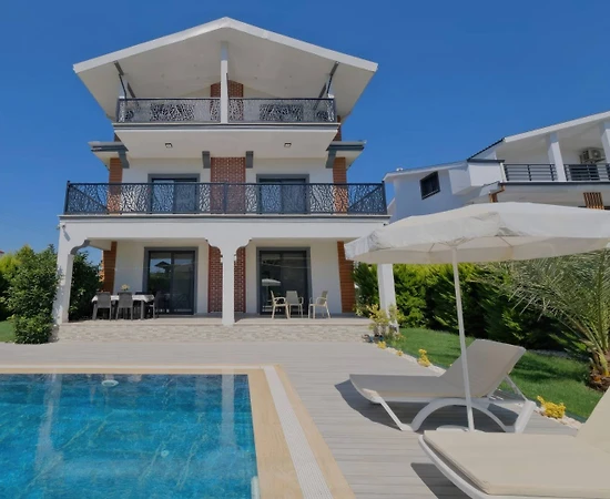 Fethiye Karaçulha'da Sessiz Doğada, Özel Havuzlu, Geniş Villa  - 1