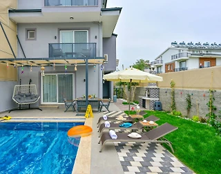 Fethiye Karaçulha'da Kalabalık Ailelere Uygun, Özel Havuzlu, Şık Villa - 1