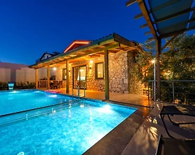 Fethiye Karaçulha'da Korunaklı, Özel Havuzlu, 4 Kişilik Kiralık Villa - 2