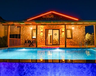 Fethiye Karaçulha'da Korunaklı, Özel Havuzlu, 4 Kişilik Kiralık Villa - 1