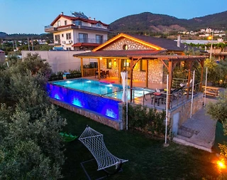 Fethiye Karaçulha'da Korunaklı, Özel Havuzlu, 4 Kişilik Kiralık Villa - 4