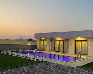 Fethiye Karaçulha'da Merkeze Yakın Konumda, Özel Havuzlu, Kiralık Villa - 1
