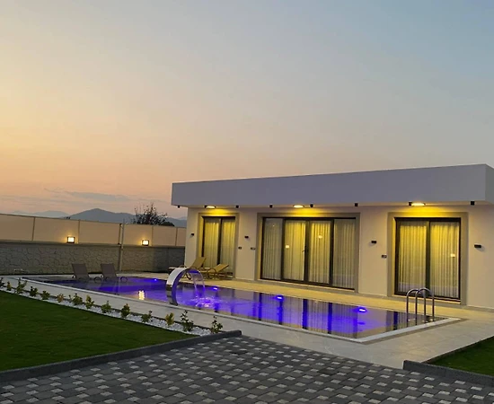 Fethiye Karaçulha'da Merkeze Yakın Konumda, Özel Havuzlu, Kiralık Villa - 1