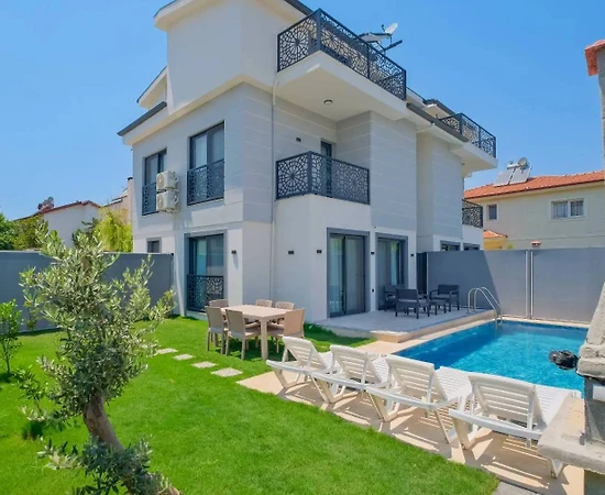Fethiye Karaçulha'da Merkeze Yakın, Özel Havuzlu, İkiz Villa - 1