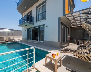 Fethiye Karaçulha'da Modern Tasarıma Sahip, Özel Havuzlu, Şık Villa - 2