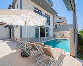 Fethiye Karaçulha'da Modern Tasarıma Sahip, Özel Havuzlu, Kiralık Villa - 3