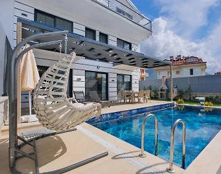 Fethiye Karaçulha'da Modern Tasarımlı, Özel Havuzlu, Bahçeli Villa - 2