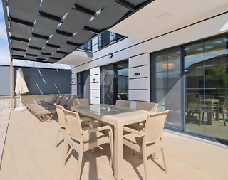 Fethiye Karaçulha'da Modern Tasarımlı, Özel Havuzlu, Bahçeli Villa - 3