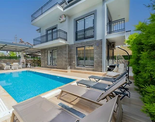 Fethiye Karaçulha'da Modern Tasarımlı, Özel Havuzlu, Lüks Villa - 1