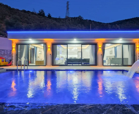 Fethiye Karaçulha'da Orman Manzaralı, Özel Havuzlu, Oyun Alanlı Villa - 1