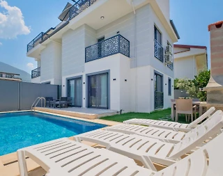 Fethiye Karaçulha'da Sakin Konumda, Özel Havuzlu, Geniş Villa - 3