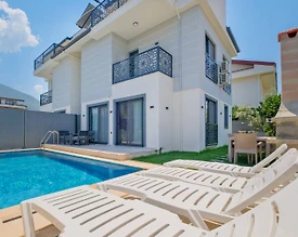 Fethiye Karaçulha'da Sakin Konumda, Özel Havuzlu, Geniş Villa - 3