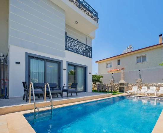 Fethiye Karaçulha'da Sakin Konumda, Özel Havuzlu, Geniş Villa - 1