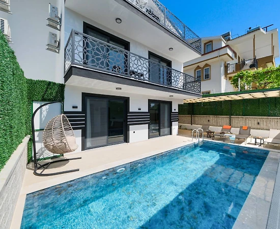 Fethiye Karagedik'te Merkezi Konumda, Özel Havuzlu, Modern Villa - 1
