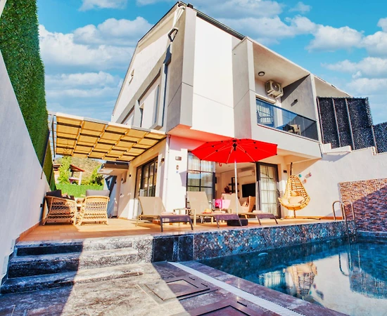 Fethiye Karagedik'te Modern Tasarımlı, Özel Havuzlu, İkiz Villa - 1