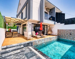 Fethiye Karagedik'te Modern Tasarımlı, Özel Havuzlu, İkiz Villa - 2