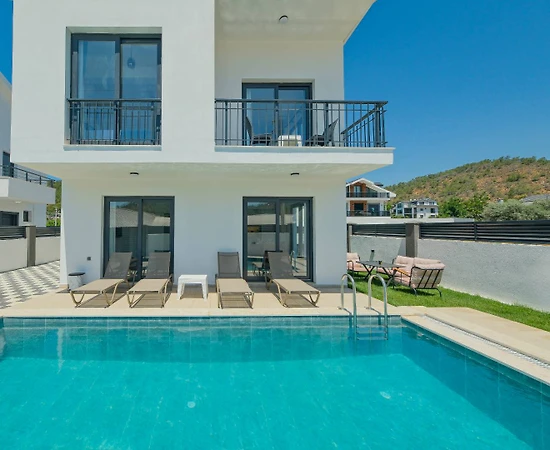 Fethiye Karagedik'te Modern Tasarımlı, Özel Havuzlu, Jakuzili Villa - 1