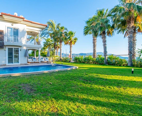 Fethiye Karagedik'te Site İçerisinde, Özel Havuzlu, 5+1 Villa - 1