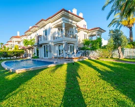 Fethiye Karagedik'te Site İçerisinde, Özel Havuzlu, 5+1 Villa - 2