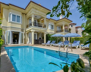 Fethiye Karagedik'te Site İçerisinde, Özel Havuzlu, Denize Sıfır Villa - 1