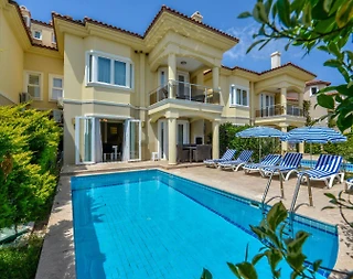 Fethiye Karagedik'te Site İçerisinde, Özel Havuzlu, Denize Sıfır Villa - 2