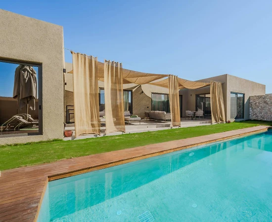 Fethiye Kargı'da Lüks Tasarımlı, Açık ve Kapalı Havuzlu, Kiralık Villa - 1